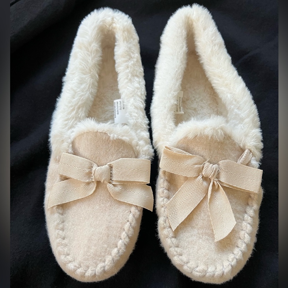 Sonoma bow slippers faux fur cream color size 7-8 medium NWOT